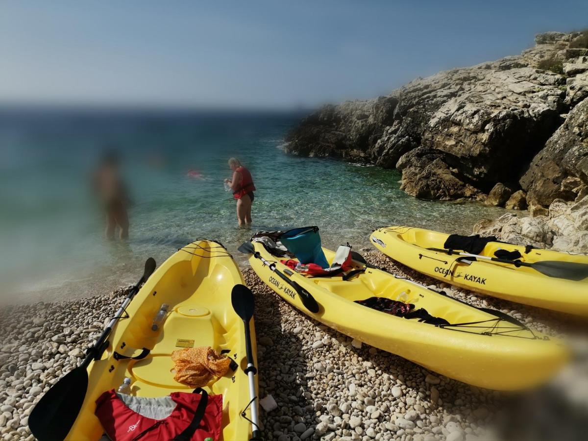 Appartamento Cave With Free Parking Pola Esterno foto